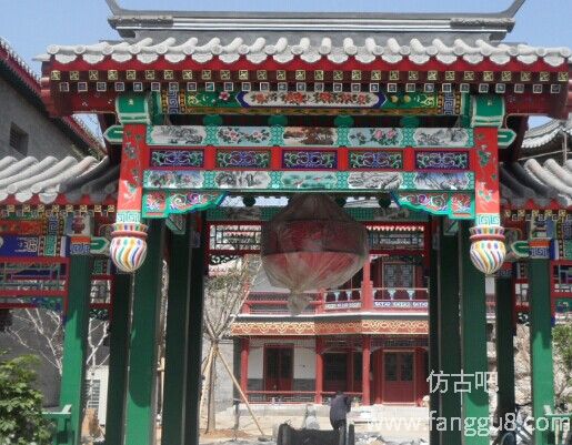 江苏寺院大殿和山门彩梁施工现场 